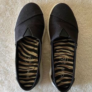 Tom’s Black Canvas Shoe
